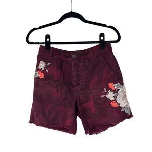 Free People Burgundy Floral Embroidery Scout Shorts Fray Hem Camo High Rise Sz 0